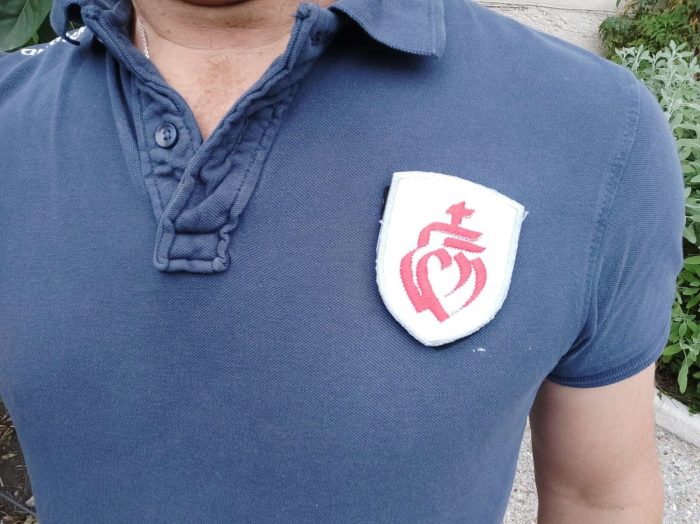 Polo avec blason double coeur vendéen brodé en France