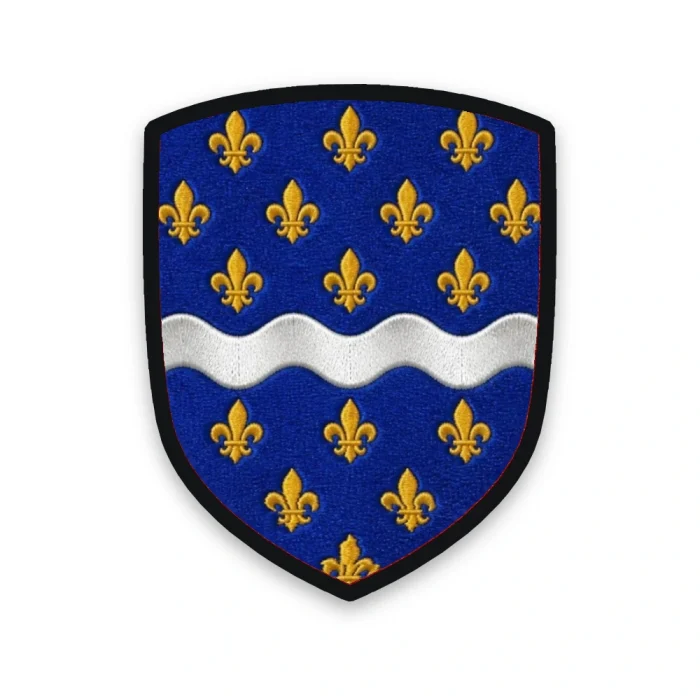 Écusson du Cher brodé – armes du Berry traversées par la rivière Cher