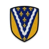 Écusson du Val-de-Marne brodé – semé de lys, chevron renversé ondé d'argent, chaussé d'or